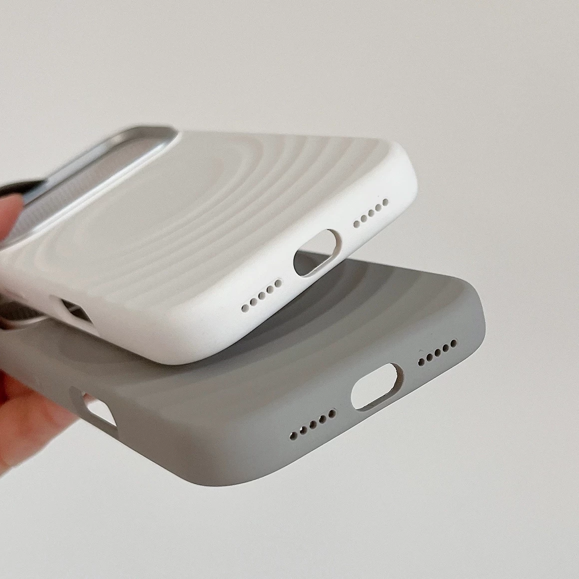 Metal Frame Ripple Case