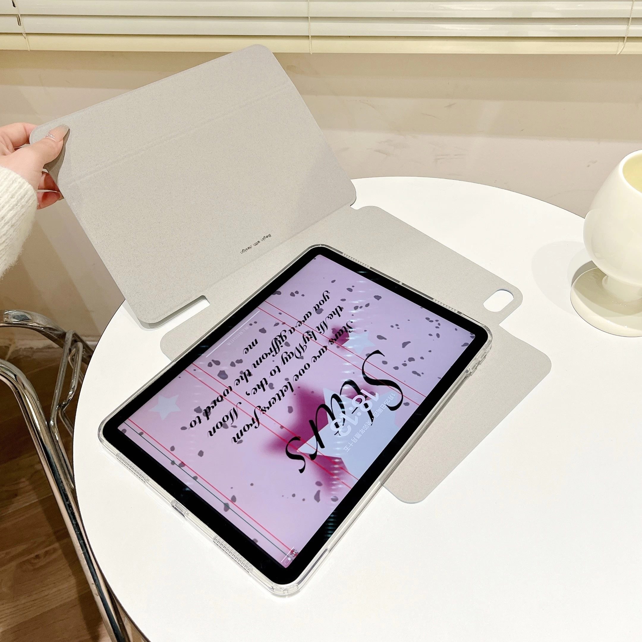 V-shaped Split Protective Case