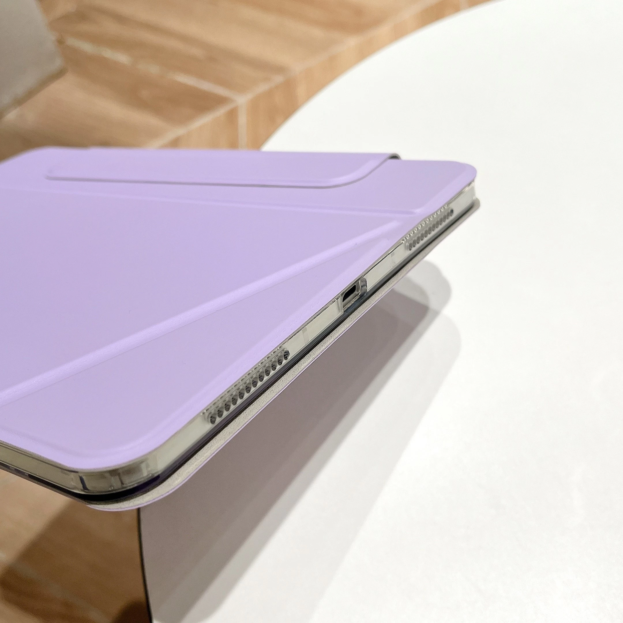 V-shaped Split Protective Case