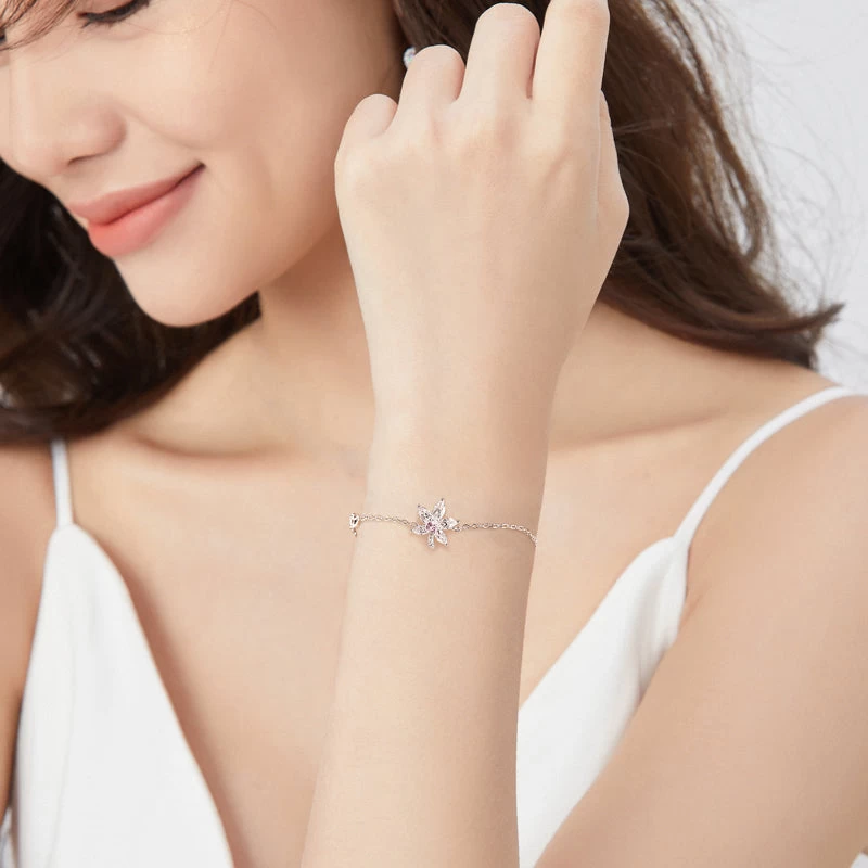 “Maple Majesty” Elegant Bracelet