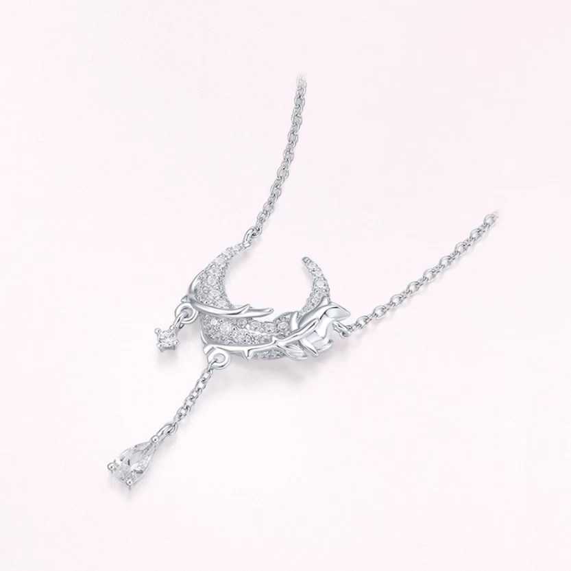 CHOW LIOU FOOK Rose-Kissed Moonlight Necklace