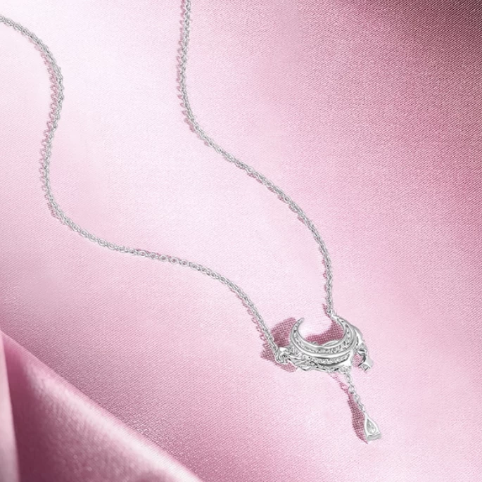 CHOW LIOU FOOK Rose-Kissed Moonlight Necklace
