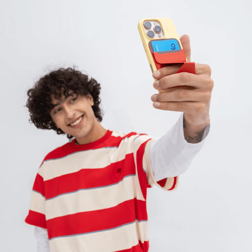 Snap-on Phone Stand & Wallet MOVAS™